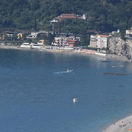 Casa Vacanze Luna Appartement Letojanni Buitenkant foto