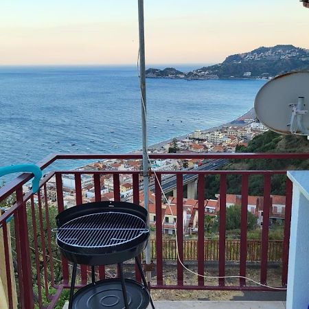 Casa Vacanze Luna Appartement Letojanni Buitenkant foto