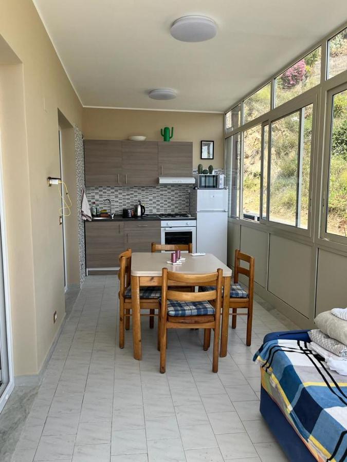 Casa Vacanze Luna Appartement Letojanni Buitenkant foto
