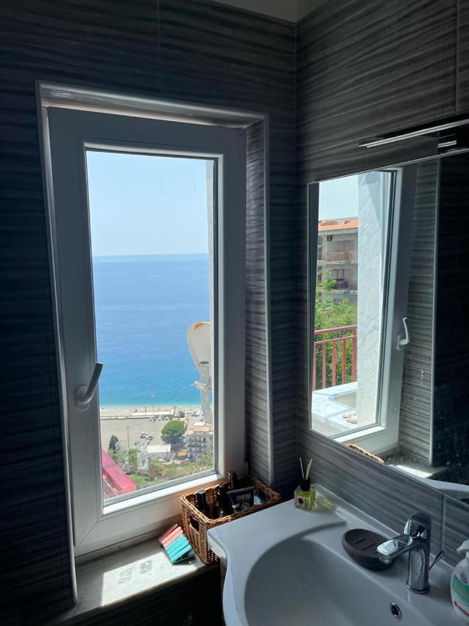 Casa Vacanze Luna Appartement Letojanni Buitenkant foto