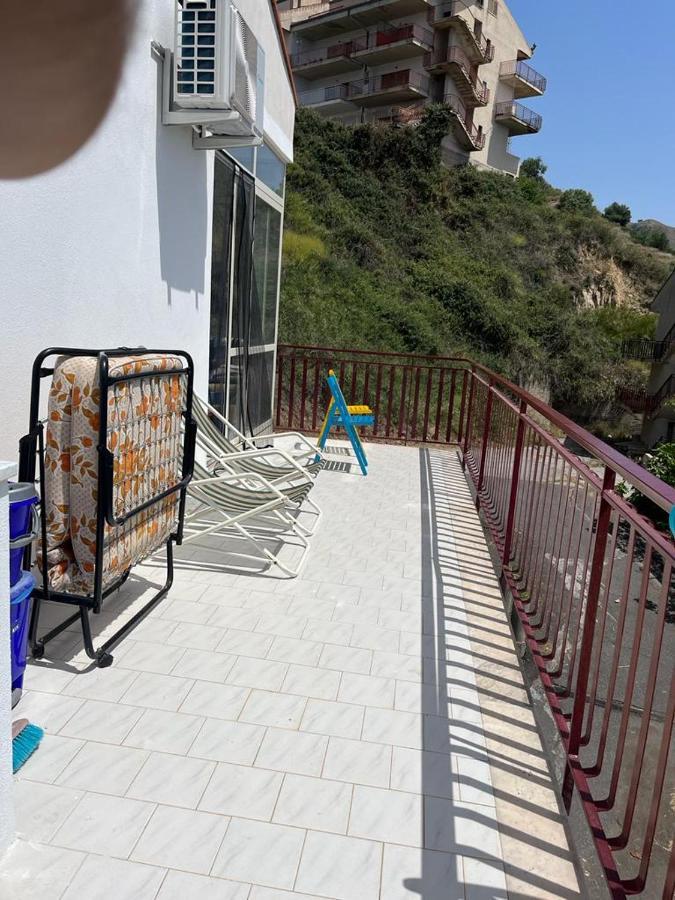 Casa Vacanze Luna Appartement Letojanni Buitenkant foto