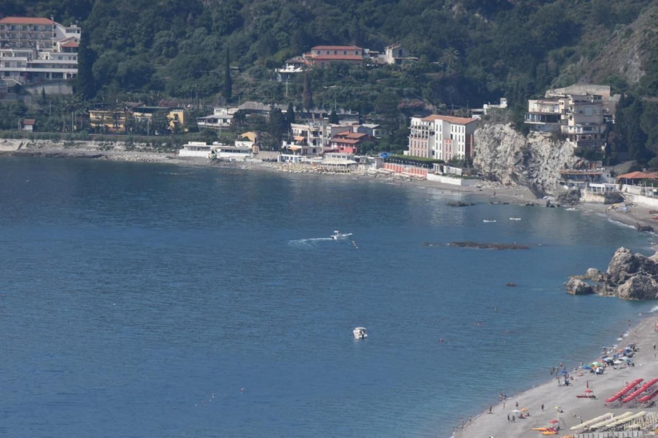 Casa Vacanze Luna Appartement Letojanni Buitenkant foto