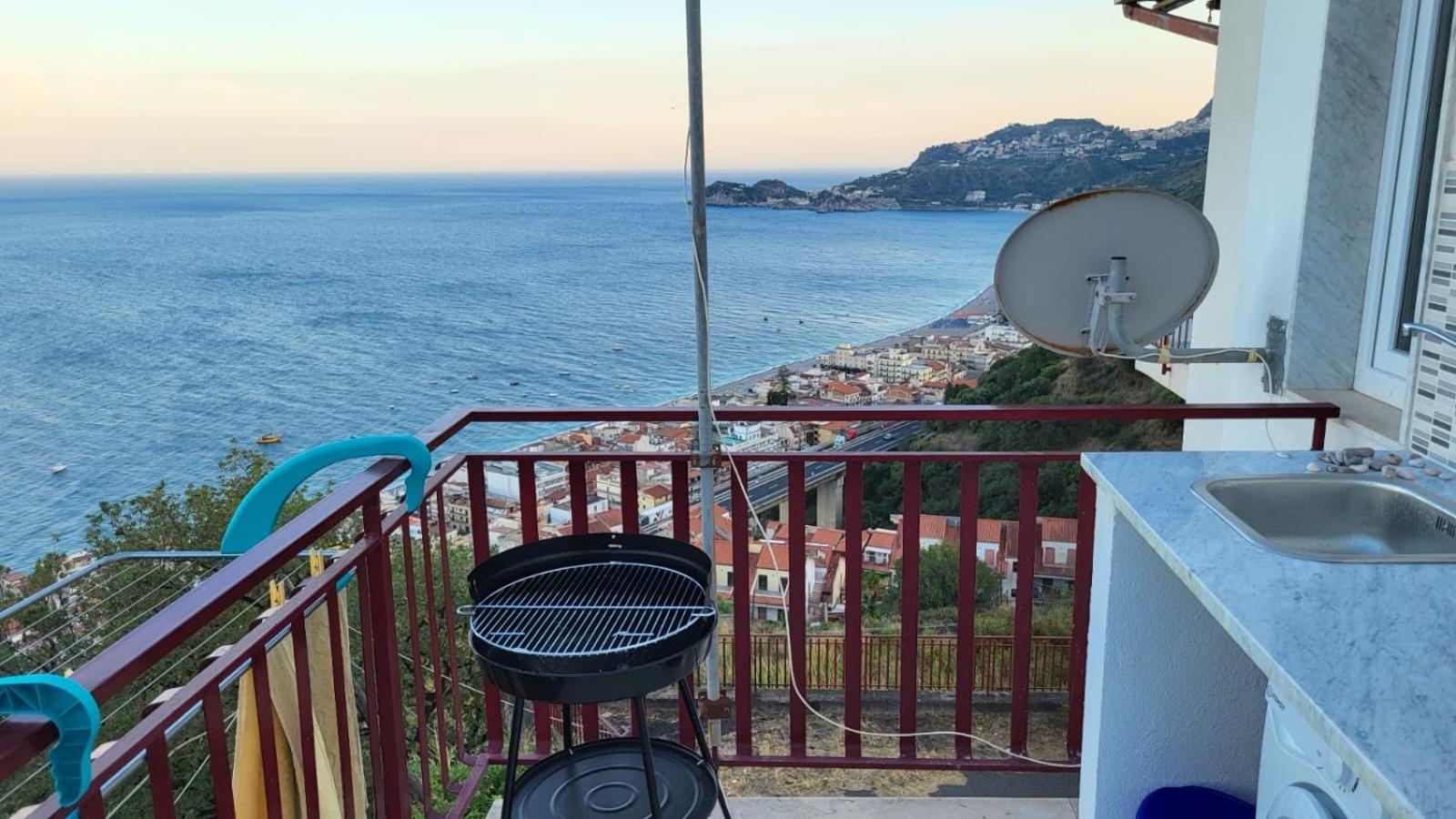 Casa Vacanze Luna Appartement Letojanni Buitenkant foto